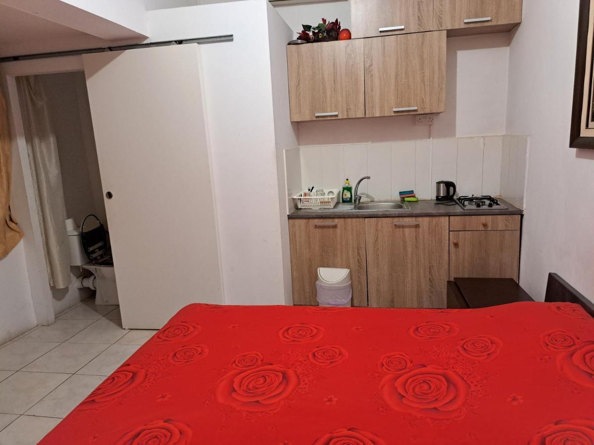 City Large Studio Лимасол Экстерьер фото