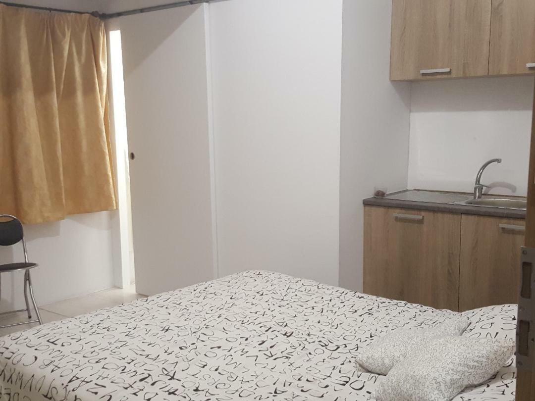 City Large Studio Лимасол Экстерьер фото